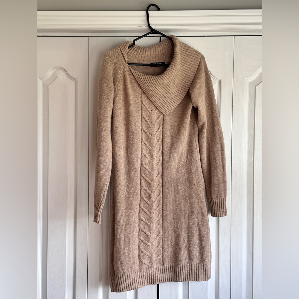 LAST CHANCE ROBIN Beige Sweater Dress, Size M